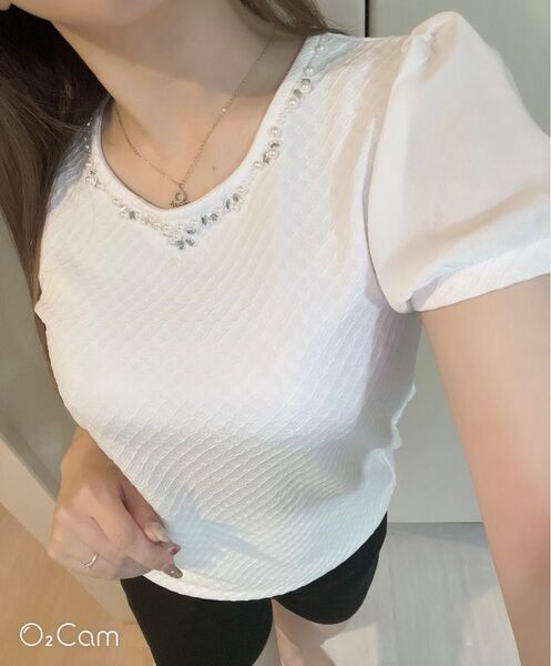 ビジュトップス夏服