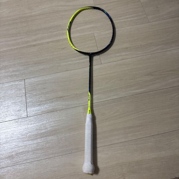 YONEX バドミントンラケット アストロクス77S 3UG5