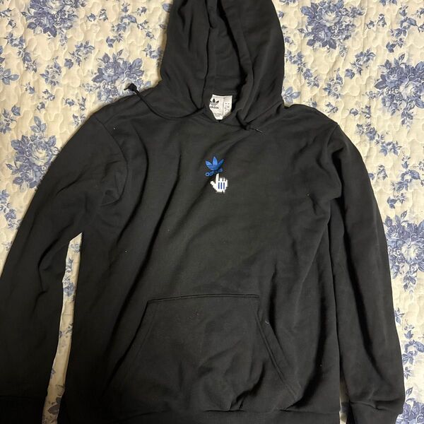 adidas パーカー 黒