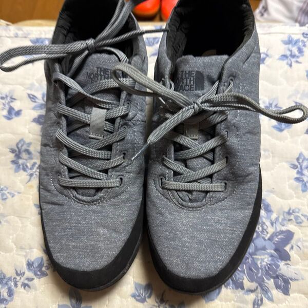 THE NORTH FACE スニーカー グレー