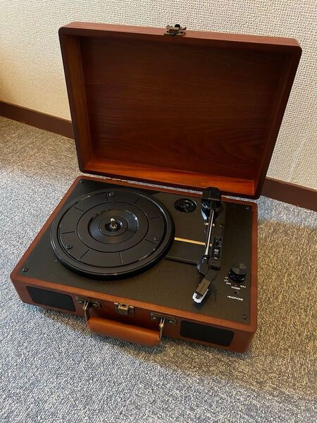 ポータブル レコードプレーヤー トランク型