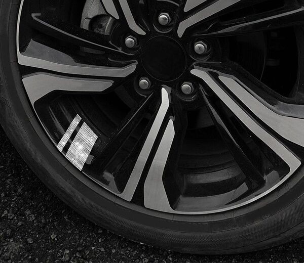 車 ホイール リム ステッカー 飾り 装飾 カー アクセサリー ドレスアップ 銀 カーステッカー きらきら かっこいい おしゃれ