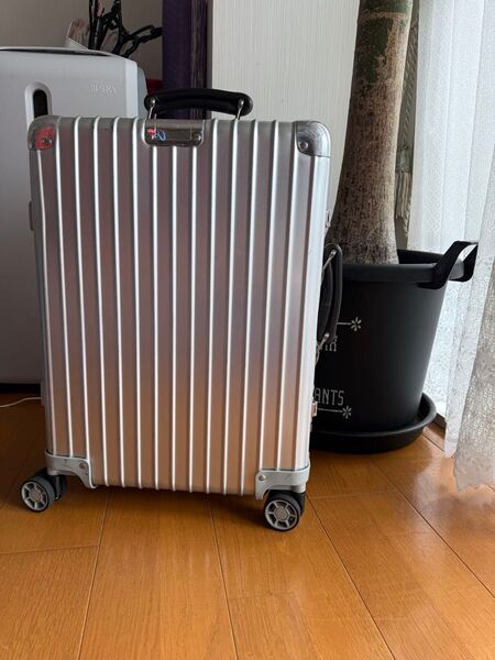RIMOWA リモワ スーツケース 4輪 クラシックフライト機内持ち込み用スーツケース 保証書付き シリアル適合 正規品