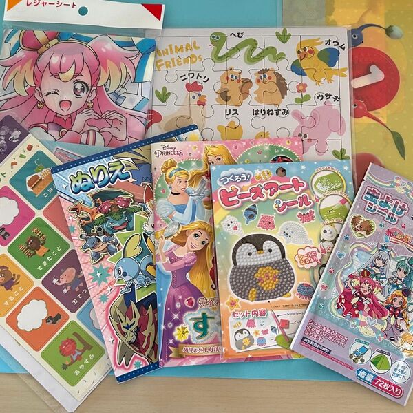 お子様向け、知育ぬりえ、パズル、レジャーシート、虫よけシール、その他 おまけもいっぱい!