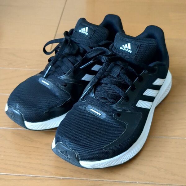スニーカー adidas アディダス 黒 24.5センチ