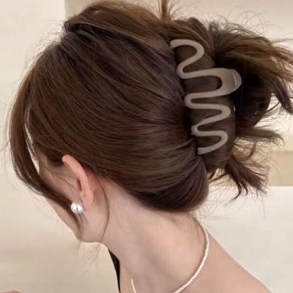 ウェーブ ヘアクリップ バンスクリップ ヘアアクセサリー 韓国 髪留め 髪飾り