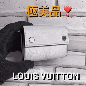 ルイヴィトン タイガラマ ディスカバリーコンパクトウォレット 財布 モノグラム LOUIS VUITTON 三つ折り財布