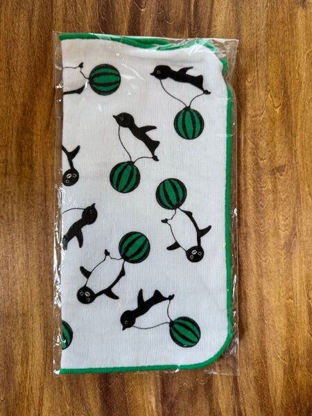 Suicaのペンギン ハンドタオル さかざきちはる