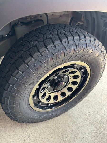 【ほぼ新品】トーヨーオープンカントリーATⅢ 225/70R16 タイヤのみ4本