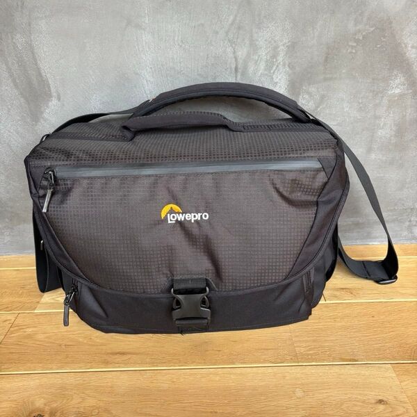 ロープロ(Lowepro) ショルダーバッグ ノバ200AW II 12.8L ブラック LP37142-PWW