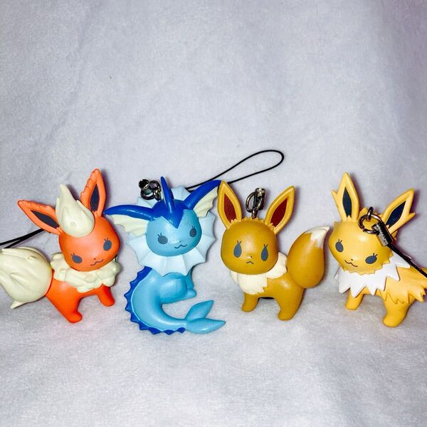 イッツデモ ポケモン イーブイズ キーホルダー コンプ