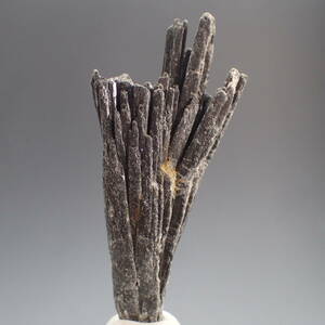 ブラジル連邦共和国 ミナスジェライス州産 ブラックカイヤナイト 原石 15.2g 天然石 鉱物 結晶 カイヤナイト 藍晶石 パワーストーン