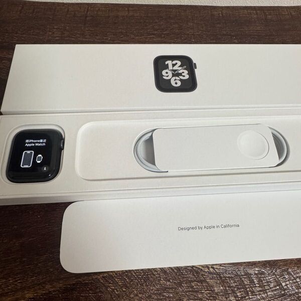 Apple Watch SE 第1世代 GPS アップルウォッチ A2352 44mm MKQ63J/A Aluminium