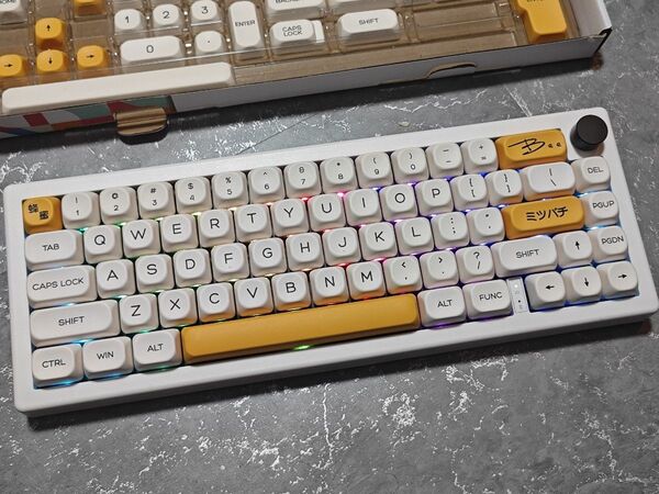 GMK67 メカニカルキーボード はちみつミルクキーキャップ