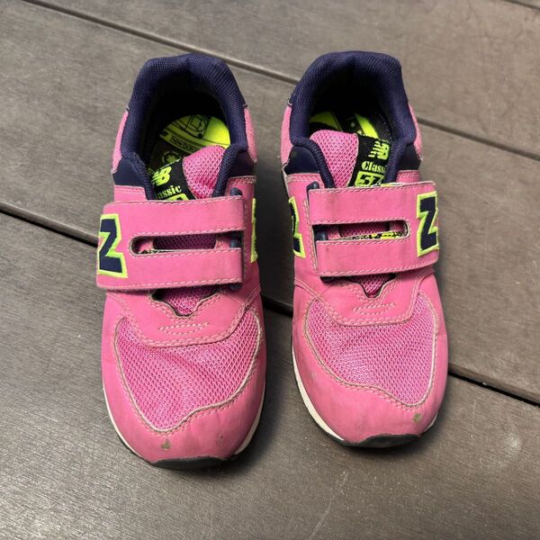 New Balance キッズスニーカー ピンク