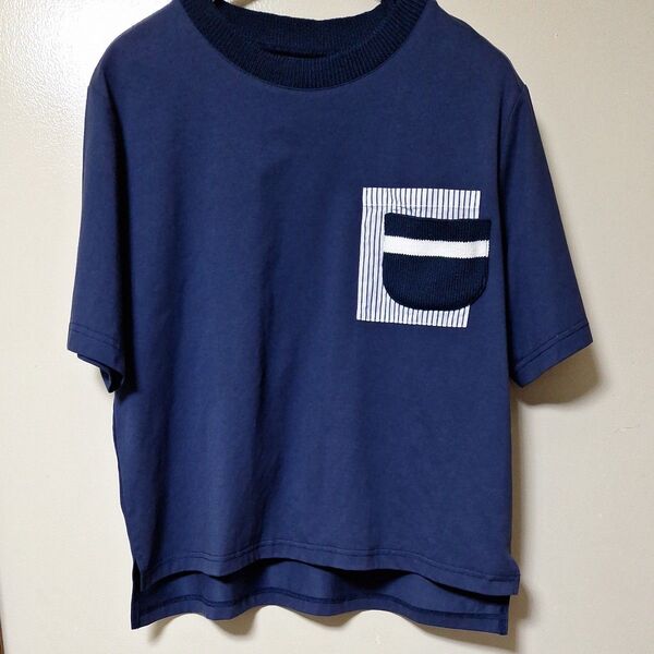 アンクロッシュネイビーTシャツ ポケット付き