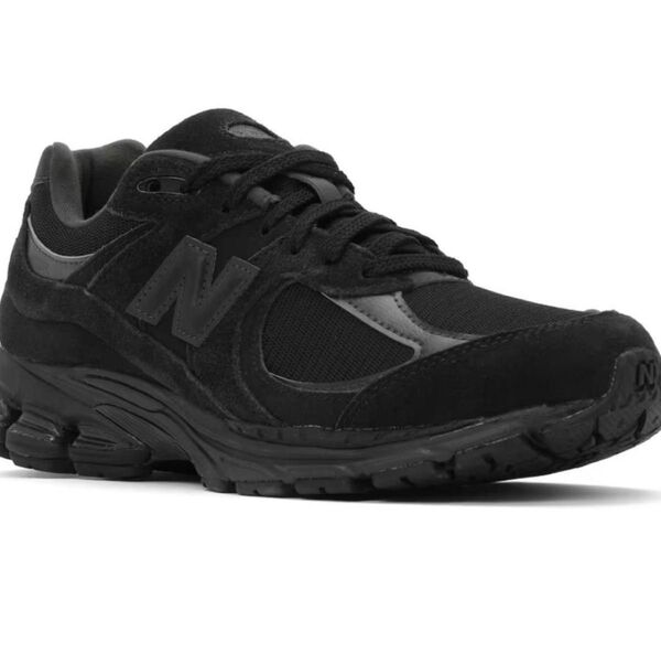 New Balance 2002R "Triple Black" ニューバランス 2002R "トリプルブラック" スニーカー
