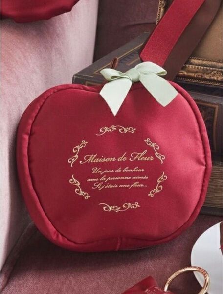 Maison de FLEUR メゾン ド フルール りんごポーチ 赤 レッド