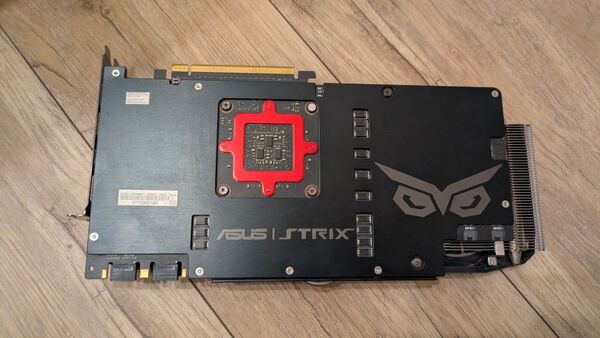 ASUS STRIX GTX980Ti 3連ファン搭載 グラボ