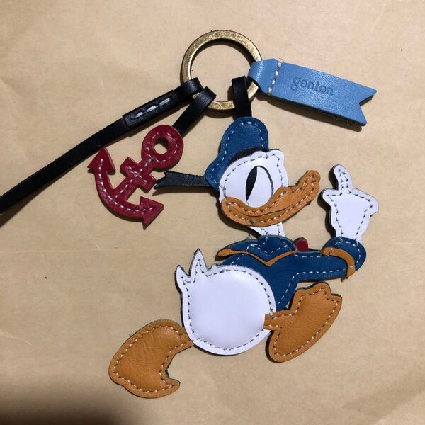 ゲンテンgentenワクワクレザーチャームディズニーキャラクター/ドナルドダック