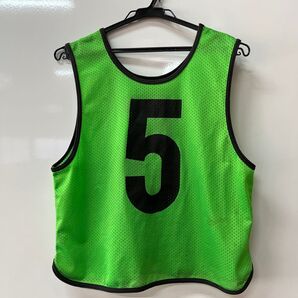 【ほぼ未使用】単品売り ビブス 蛍光グリーン 5番 サッカー フットサル バスケット バレーボール スポーツ ゼッケン