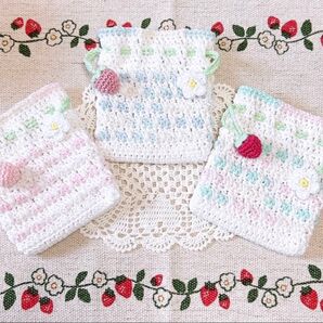 【③水色×ピンク×アイボリー】ハンドメイド 巾着 ポーチ 毛糸 編み物 苺 花 かぎ編み