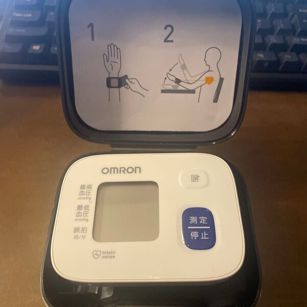 OMRON 手首式血圧計 HEM-6160