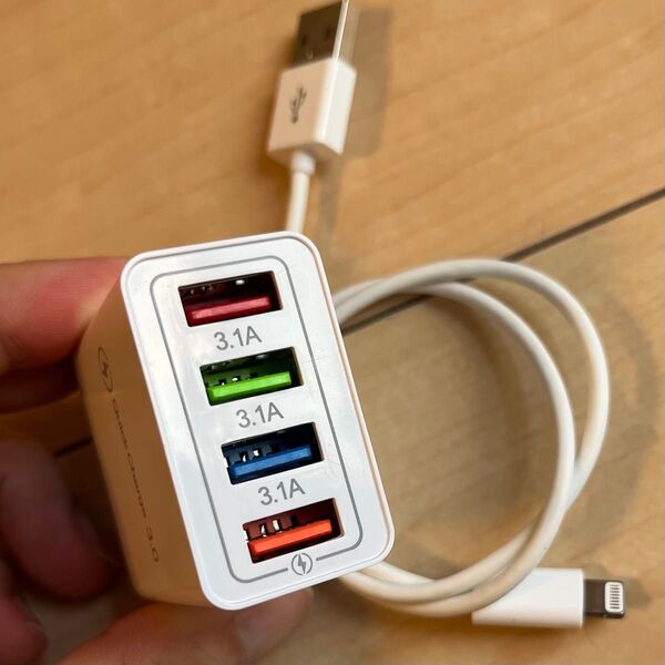 USB充電 アダプター 4ポート 急速充電器