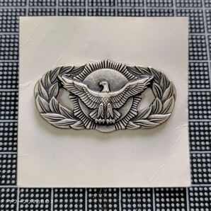 米軍実物未使用品 アメリカ空軍 警備機能章 キュリティポリス SP カラー バッジ レギュラーサイズ 1983年ロット 台紙付き