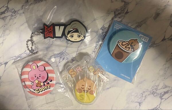 BTS TinyTAN V BT21 キーホルダー 缶バッジ 4個セット