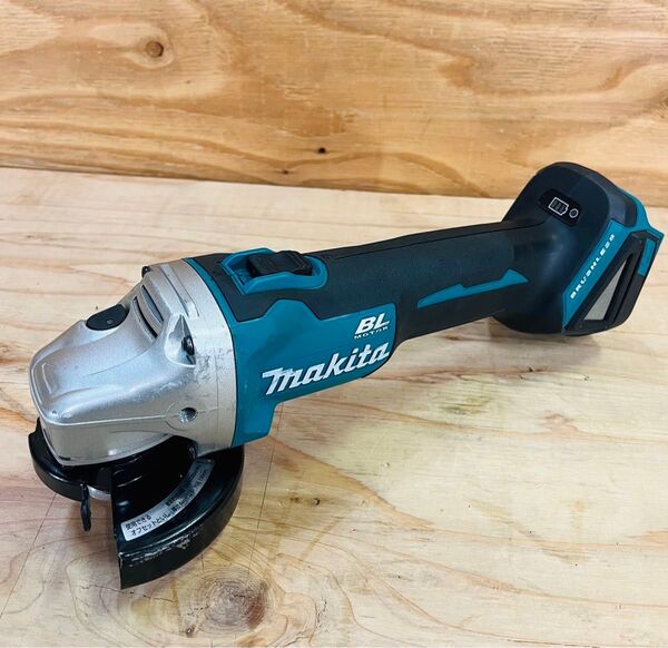makita 18V 100mm 充電式ディスクグラインダー GA404DN