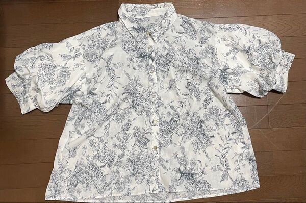 ホワイト 半袖シャツ 半袖 花柄 シャツ ブラウス