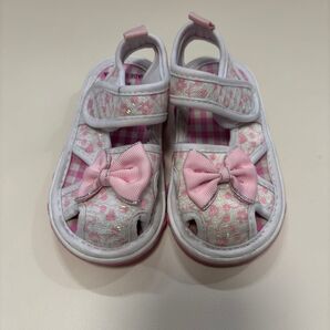 ピンク リボン付き ピコピコ鳴る ベビーサンダル 13cm