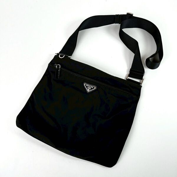 美品 PRADA プラダ ショルダーバッグ ポシェット サコッシュ 三角ロゴ ナイロン ブラック 斜め掛け レディース メンズ