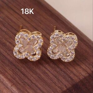 クローバー型クリスタルピアス 18金メッキ CZ キュービックジルコニア ステンレススチール ピアス レディース ゴールド