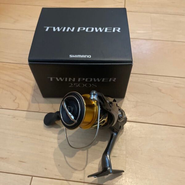 シマノ 20ツインパワー2500S