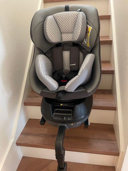 【美品】 コンビ クルムーブスマート チャイルドシート 360度回転 エッグショックヘッドサポート ISOFIX