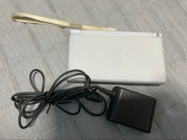 Nintendo DSlite 本体 充電アダプター付属 Nintendo 任天堂 ニンテンドー