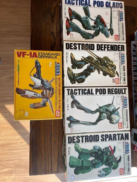 イマイ 1/72 1/100 マクロスキット5種未組立 リガード、グラージ、ディフェンダー、スパルタン、VF1Aガウォークセット