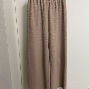 ベージュのワイドパンツ レディース フリーサイズ