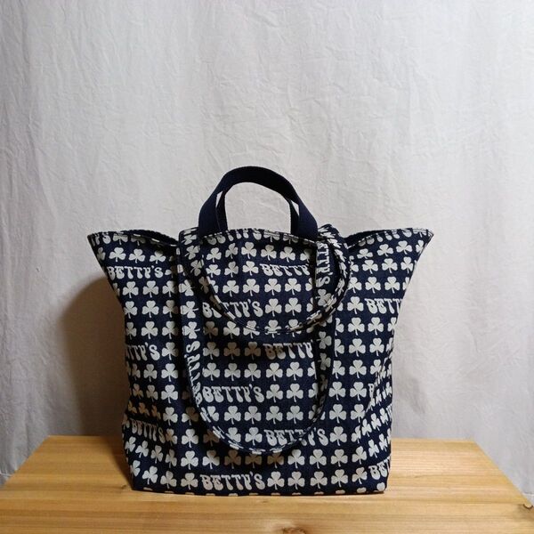 ハンドメイド【クローバー柄のトートバッグ】デニム/ネイビー系/ビッグバッグ/2way