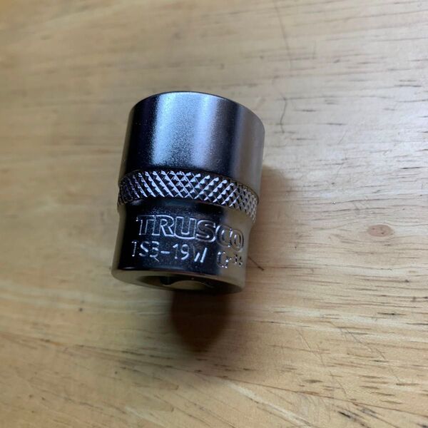 TRUSCO ソケット (12角) 差込角9.5 対辺19mm