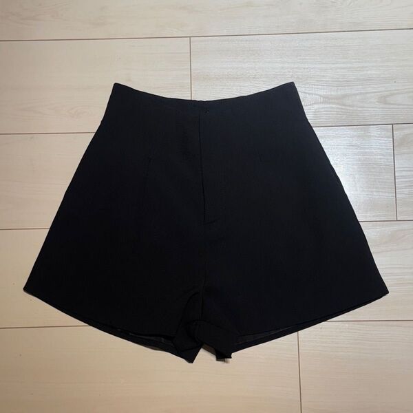 新品 タックハイウエストショートパンツ