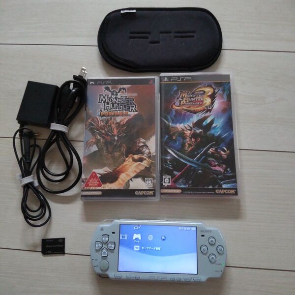 良品★psp2000本体★水色★純正バッテリー、ゲーム2つ、メモリー、充電器、SONYカバー付き♪動作OK!除菌済み!