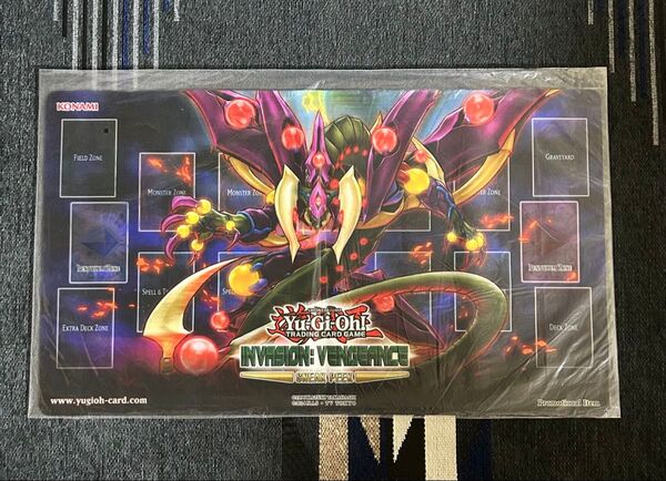 遊戯王 スターヴヴェノムフュージョンドラゴン プレイマット 公式