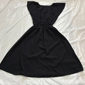 レディース ワンピース ノースリーブ 膝丈ワンピース ブラック 黒 ドット 美品 スカート 夏 GU S