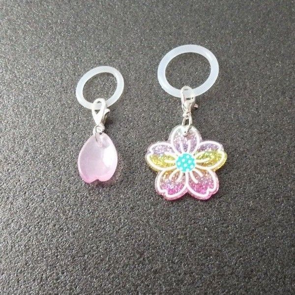 ハンドメイド キラキラ桜と花びらアンブレラチャーム