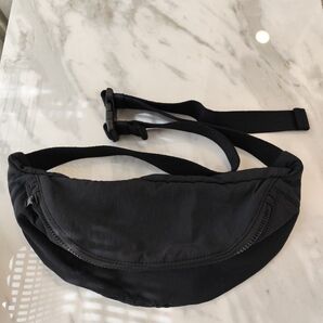 GU ボディバッグ 新品同様 ブラック