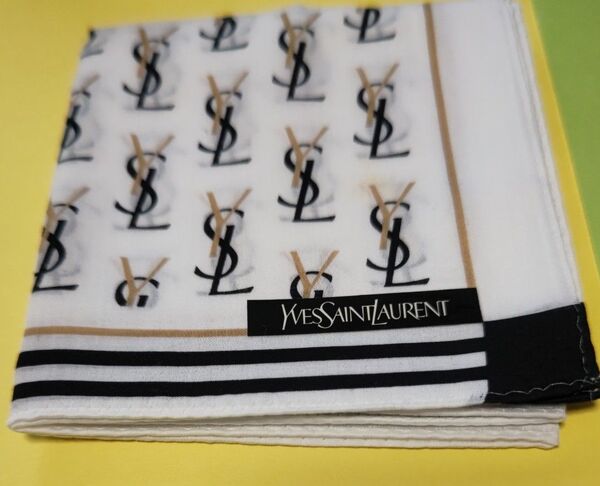 Yves Saint Laurent ハンカチ ロゴ 総柄 ホワイト系 イブサンローラン スカーフ 未使用 シミあり