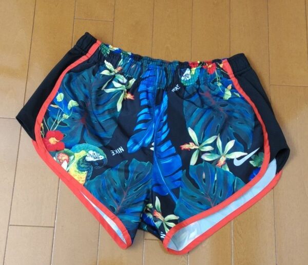 NIKE 総柄ショートパンツ メンズSサイズ レディースLLサイズ #ランニング